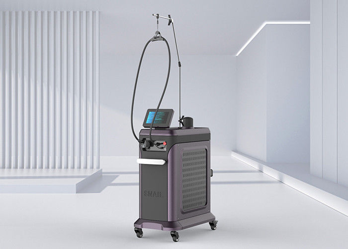 Laserowa maszyna do usuwania włosów ND Yag Alexandrite 755 nm 3680 W do kliniki salonowej